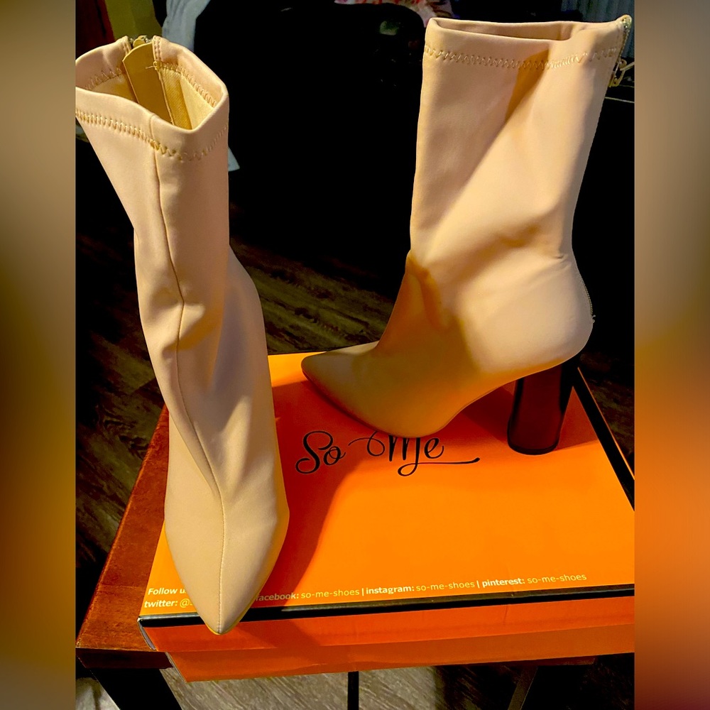 So me NWOT boots Ankle Boots thick heel pointed toe solid colored fabric.